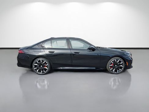 New 2027 BMW 530i xDrive w/ M Sport Package AWD/4WD image 2