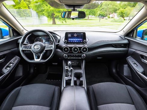Used 2022 Nissan Sentra SV w/ Trunk Package FWD image 2