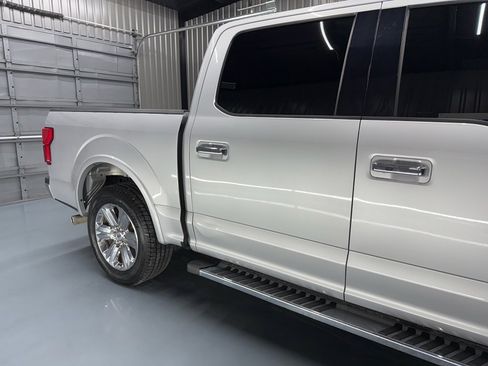 Used 2018 Ford F150 Lariat image 13
