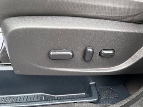Used 2017 Ford Escape SE FWD image 19