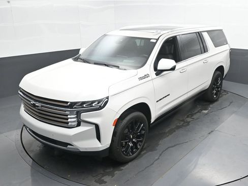 Used 2024 Chevrolet Suburban High Country w/ Advanced Technology Package image 42