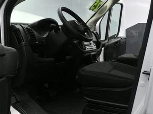 Used 2025 RAM ProMaster 2500 w/ Convenience Group FWD image 14