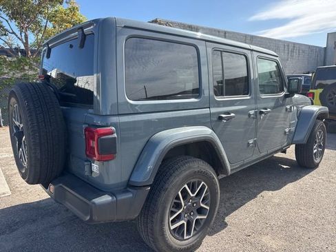Used 2024 Jeep Wrangler Unlimited Sahara AWD/4WD image 5