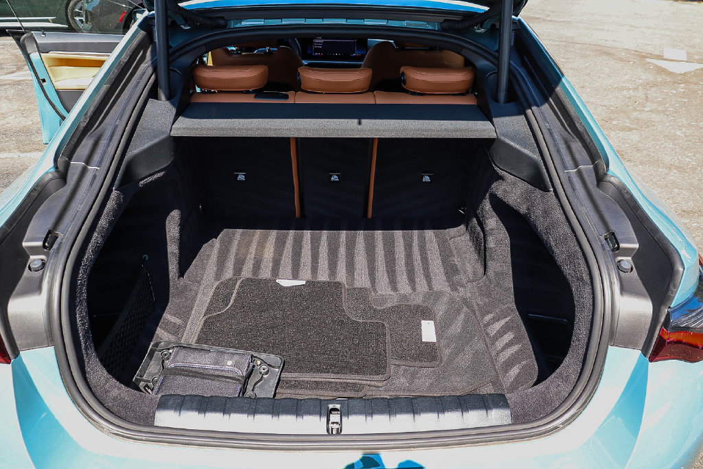 Used 2025 BMW i4 eDrive40 RWD image 25