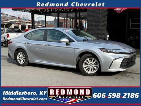 Used 2025 Toyota Camry LE image 1