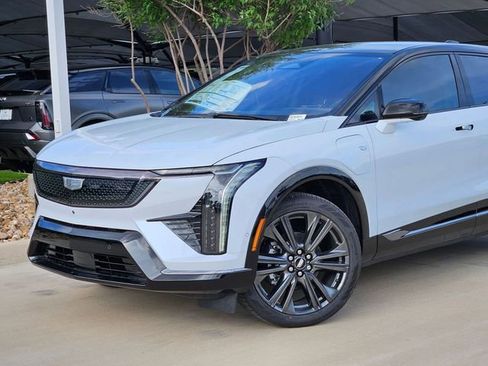 New 2026 Cadillac Optiq Sport 2 w/ LPO, Floor Liner Package image 6