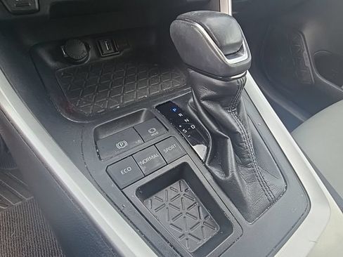 Certified 2020 Toyota RAV4 XLE Premium FWD image 16