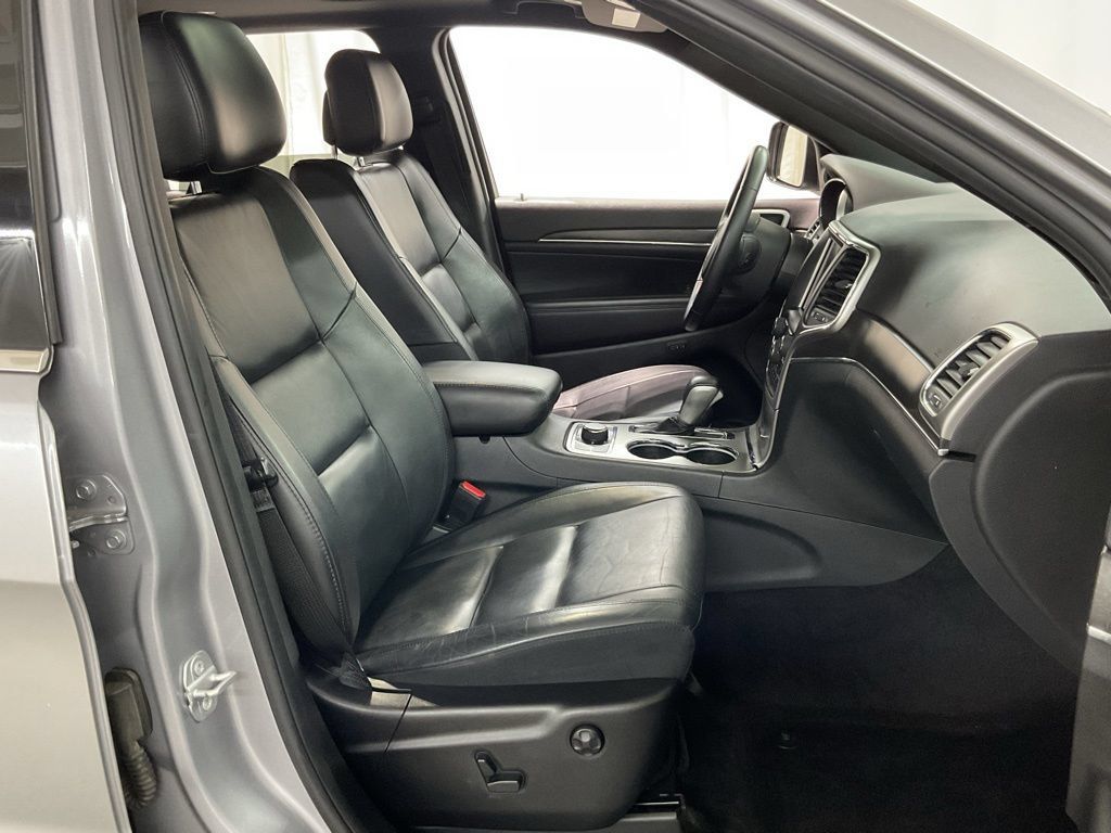 Used 2018 Jeep Grand Cherokee Limited AWD/4WD image 28