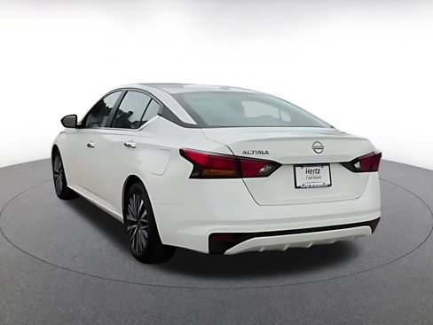 Used 2025 Nissan Altima 2.5 SV FWD image 15