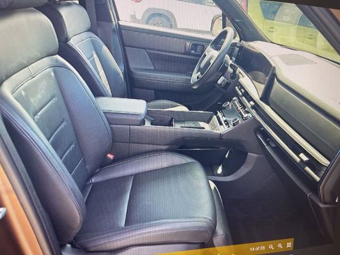 Used 2025 Hyundai Santa Fe Calligraphy AWD/4WD image 10