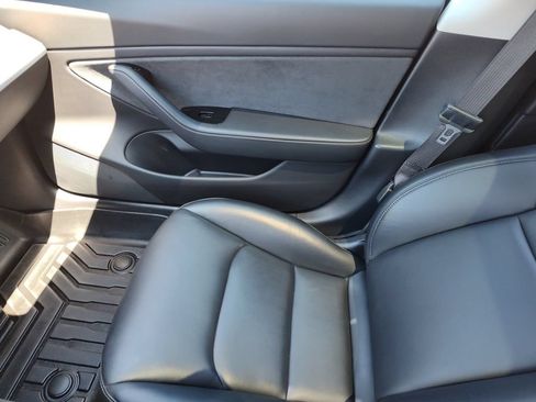 Used 2018 Tesla Model 3 Long Range RWD image 32