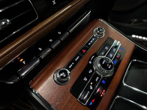 Certified 2023 Lincoln Aviator Reserve w/ Equipment Group 201A image 27