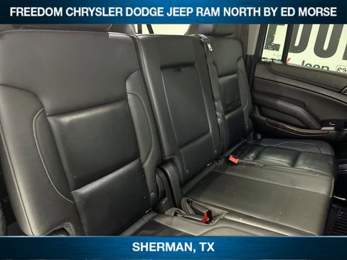 Used 2019 Chevrolet Suburban LT image 9