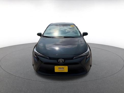 Used 2025 Toyota Corolla LE FWD image 4