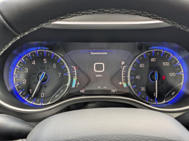 New 2026 Chrysler Pacifica Select FWD image 27
