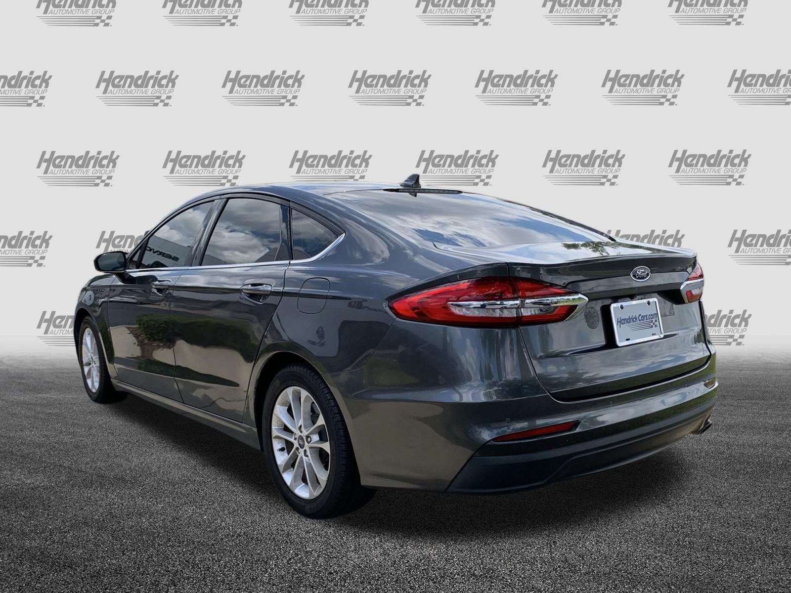 Used 2019 Ford Fusion SE FWD image 8