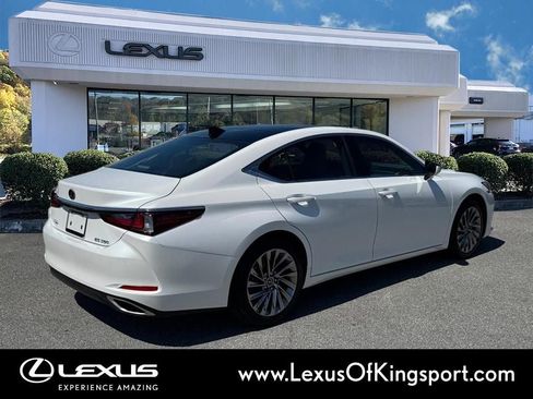 Used 2024 Lexus ES 350 w/ Technology Package FWD image 5