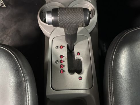 Used 2005 Volkswagen Beetle GLS image 32