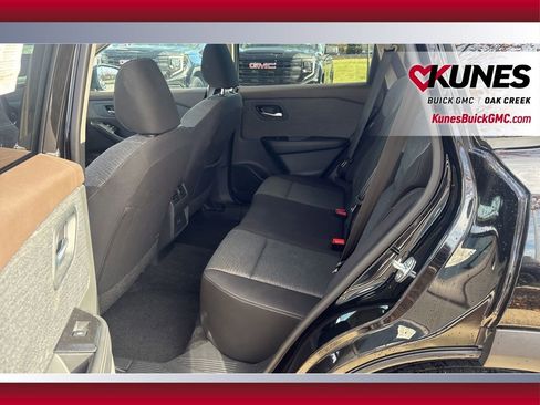 Used 2023 Nissan Rogue SV image 23