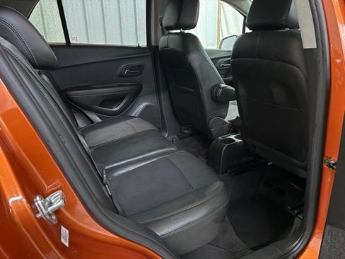 Used 2016 Chevrolet Trax LT w/ LT Sun and Sound Package AWD/4WD image 8