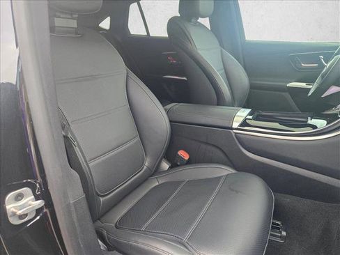 Used 2024 Mercedes-Benz GLC 300 4MATIC image 21