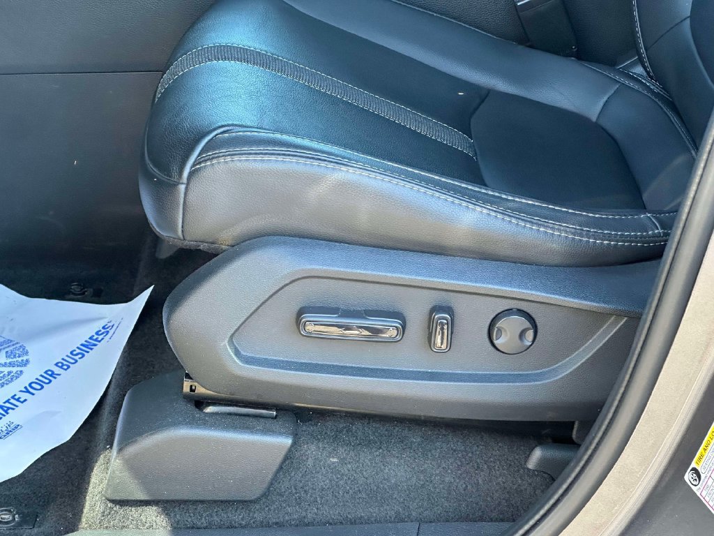 Used 2024 Honda Pilot Touring image 13