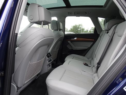 Certified 2023 Audi Q5 2.0T Premium Plus w/ Premium Plus Package AWD/4WD image 12
