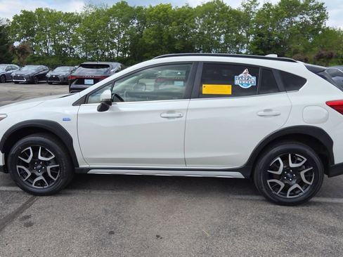 Used 2023 Subaru Crosstrek Hybrid w/ Moonroof Package w/Navigation AWD/4WD image 5