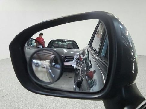 Used 2021 Nissan Rogue SV w/ Premium Package FWD image 11