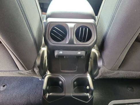 Used 2023 Jeep Gladiator Sport AWD/4WD image 12