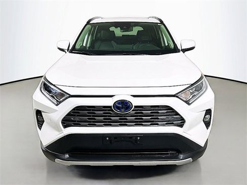 Used 2019 Toyota RAV4 Limited image 2