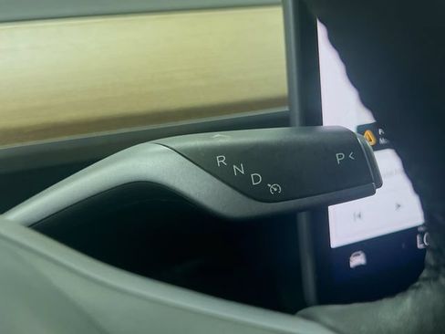Used 2023 Tesla Model Y Performance AWD/4WD image 16