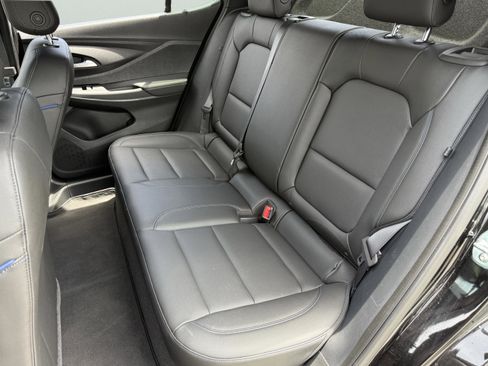 Used 2025 Buick Envista Sport Touring w/ Convenience I Package FWD image 33