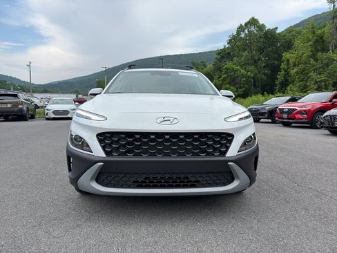 Used 2023 Hyundai Kona SEL AWD/4WD image 2