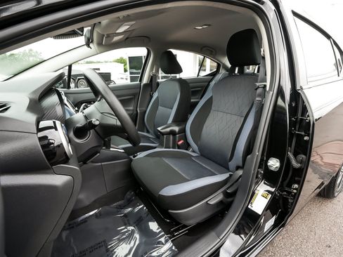Used 2025 Nissan Versa SV w/ Trunk Package FWD image 34