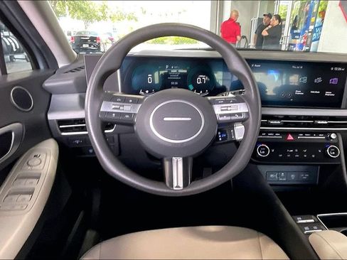 Used 2025 Hyundai Sonata SEL FWD image 5