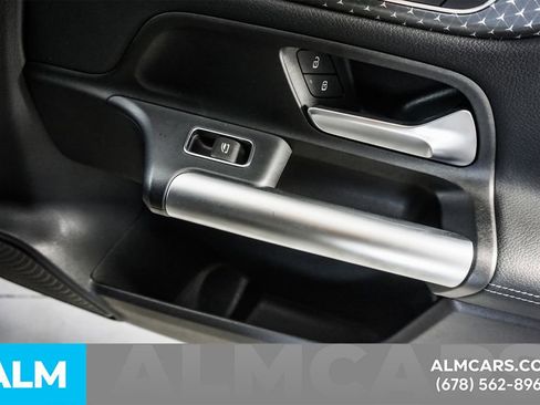 Used 2025 Mercedes-Benz GLA 250 4MATIC image 44