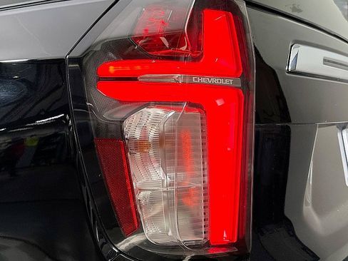 Used 2024 Chevrolet Suburban Premier image 34