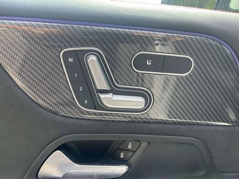 Used 2021 Mercedes-Benz GLB 250 image 17