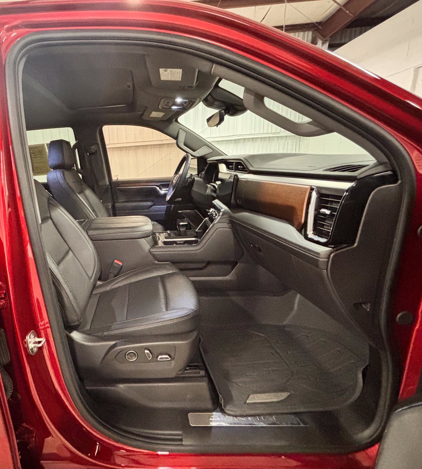 Used 2024 GMC Sierra 1500 Denali w/ Denali Reserve Package AWD/4WD image 18