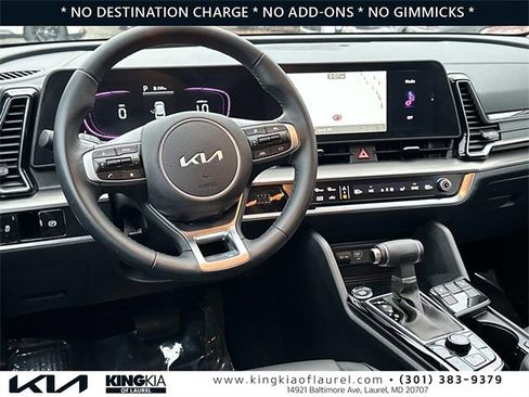 Used 2025 Kia Sportage EX image 2