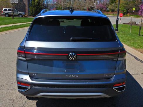 Used 2025 Volkswagen Taos SE image 8