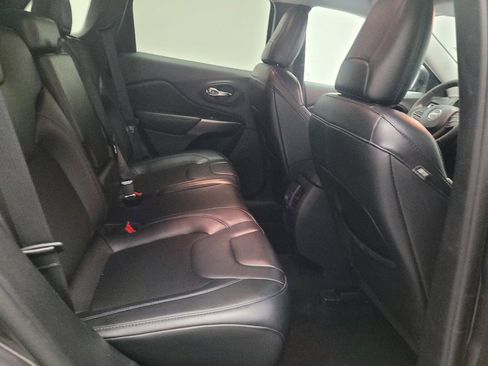 Used 2020 Jeep Cherokee Latitude Plus FWD image 19