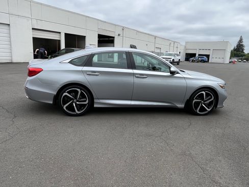 Used 2019 Honda Accord Sport image 6