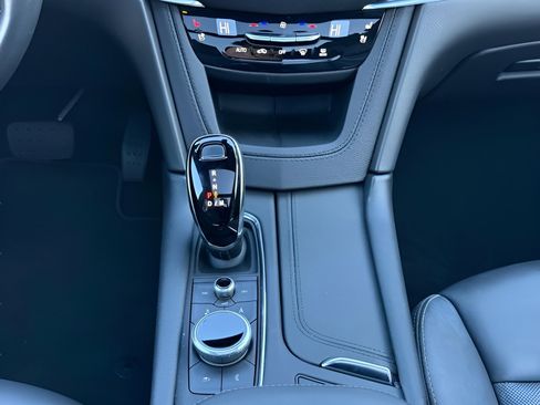 Certified 2025 Cadillac XT5 Premium Luxury image 13