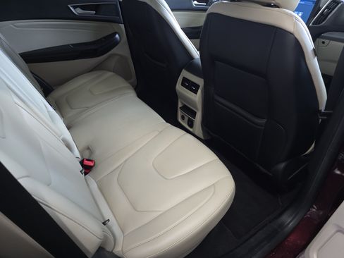 Used 2022 Ford Edge Titanium AWD/4WD image 11
