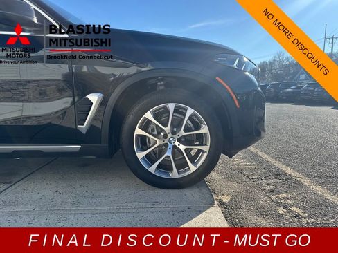 Used 2024 BMW X5 xDrive40i w/ Premium Package image 11
