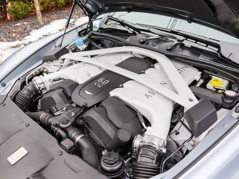 Used 2014 Aston Martin Vanquish Coupe image 17