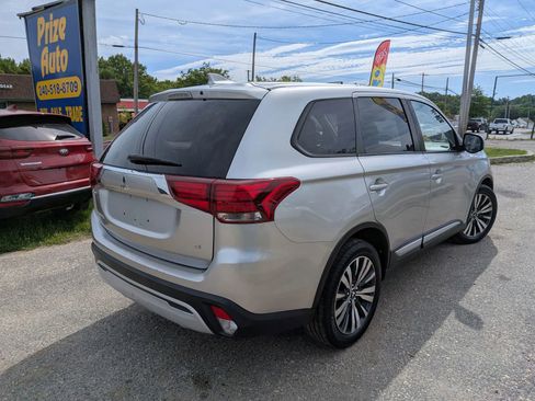 Used 2020 Mitsubishi Outlander SE FWD image 5