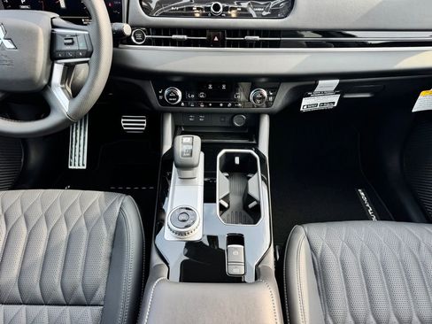 New 2026 Mitsubishi Outlander SEL FWD image 22